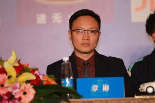 今夜在女生宿舍与你相遇