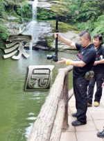 美女被男人扒开腿猛的游戏